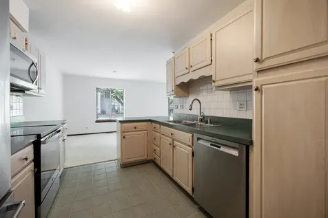 1525 Yale Court Elk Grove Village IL 60007