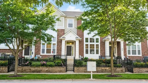 438 Grosvenor Lane Aurora IL 60504