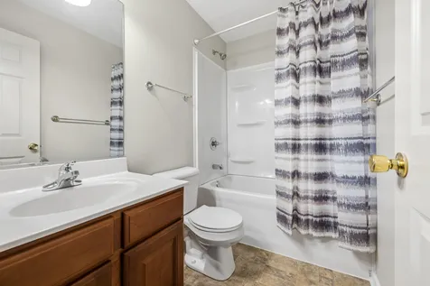 2312 West Cascade Circle Round Lake IL 60073