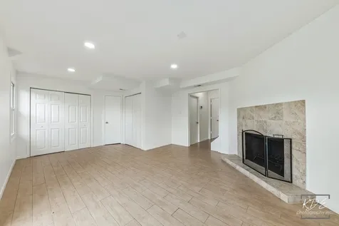 208 Granada Court Bolingbrook IL 60440