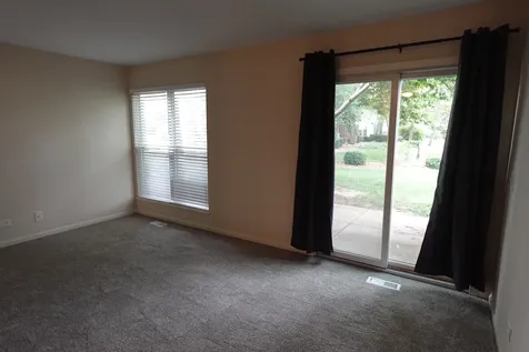 1070 Woodhill Court Elgin IL 60120