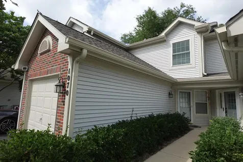 1070 Woodhill Court Elgin IL 60120