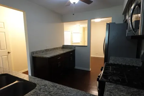 1070 Woodhill Court Elgin IL 60120