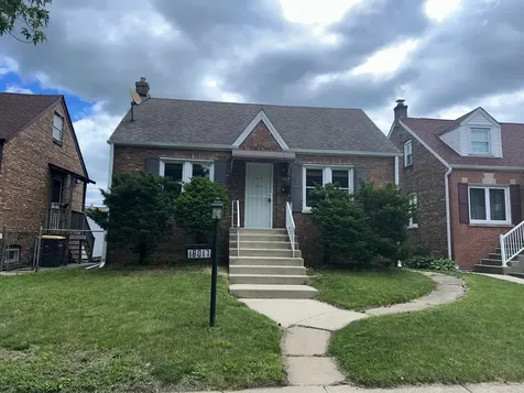 18017 Oakwood Avenue Lansing IL 60438