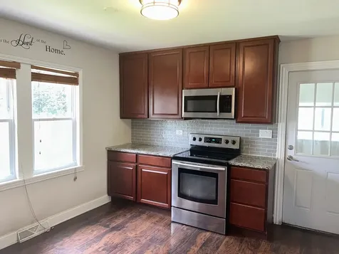 18017 Oakwood Avenue Lansing IL 60438