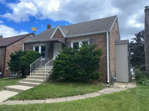 18017 Oakwood Avenue Lansing IL 60438