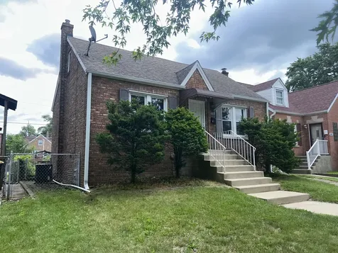 18017 Oakwood Avenue Lansing IL 60438