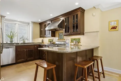 1427 West Huron Street Chicago IL 60642