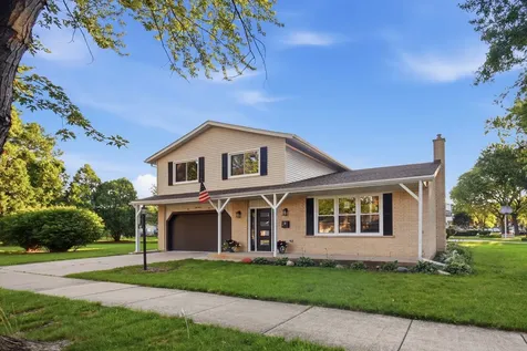 47 West King Henry Court Palatine IL 60067