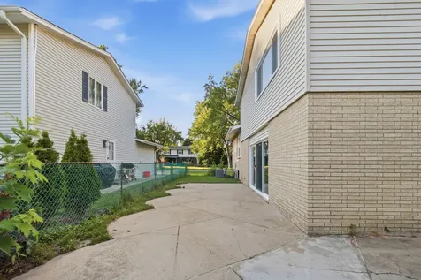 47 West King Henry Court Palatine IL 60067