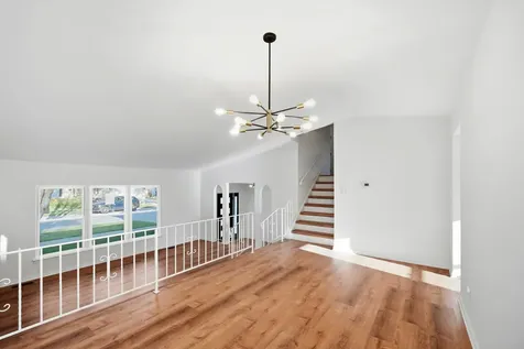 47 West King Henry Court Palatine IL 60067
