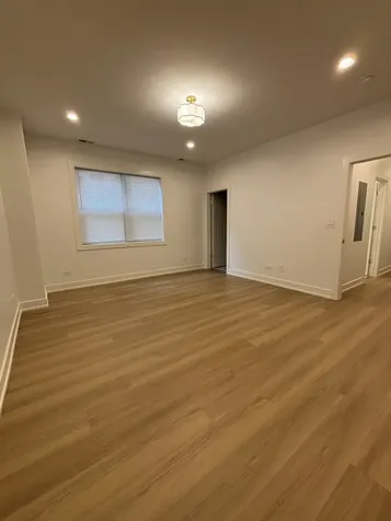 6042 South Eberhart Avenue Chicago IL 60637