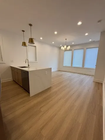 6042 South Eberhart Avenue Chicago IL 60637