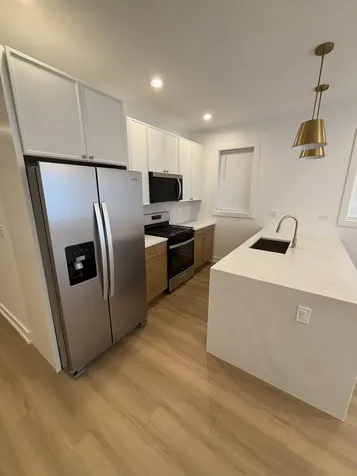 6042 South Eberhart Avenue Chicago IL 60637