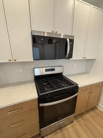 6042 South Eberhart Avenue Chicago IL 60637