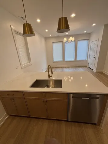 6042 South Eberhart Avenue Chicago IL 60637