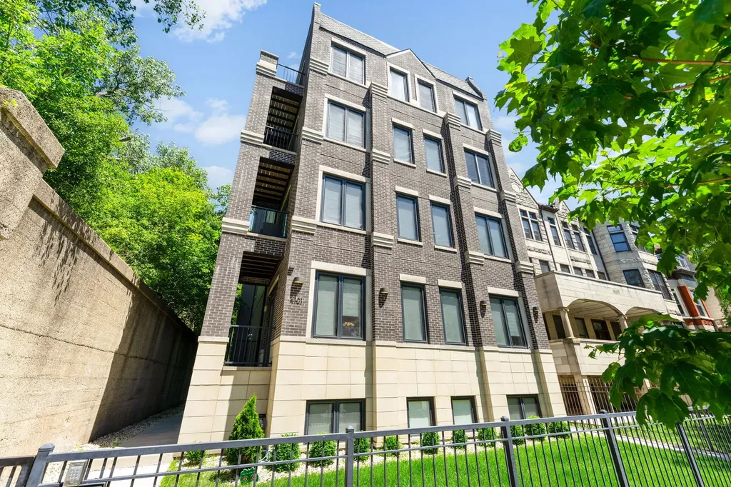 4101 South Drexel Avenue Chicago IL 60653