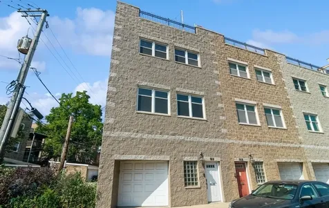 916 North Elizabeth Street Chicago IL 60642