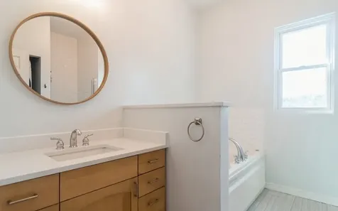 916 North Elizabeth Street Chicago IL 60642