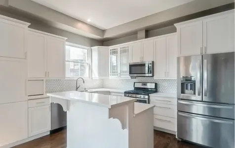 916 North Elizabeth Street Chicago IL 60642