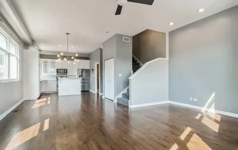 916 North Elizabeth Street Chicago IL 60642