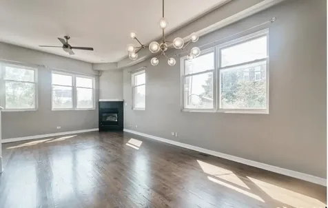 916 North Elizabeth Street Chicago IL 60642