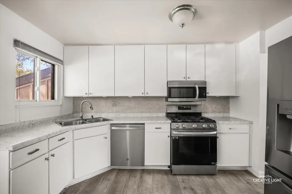 772 Circle Drive Roselle IL 60172