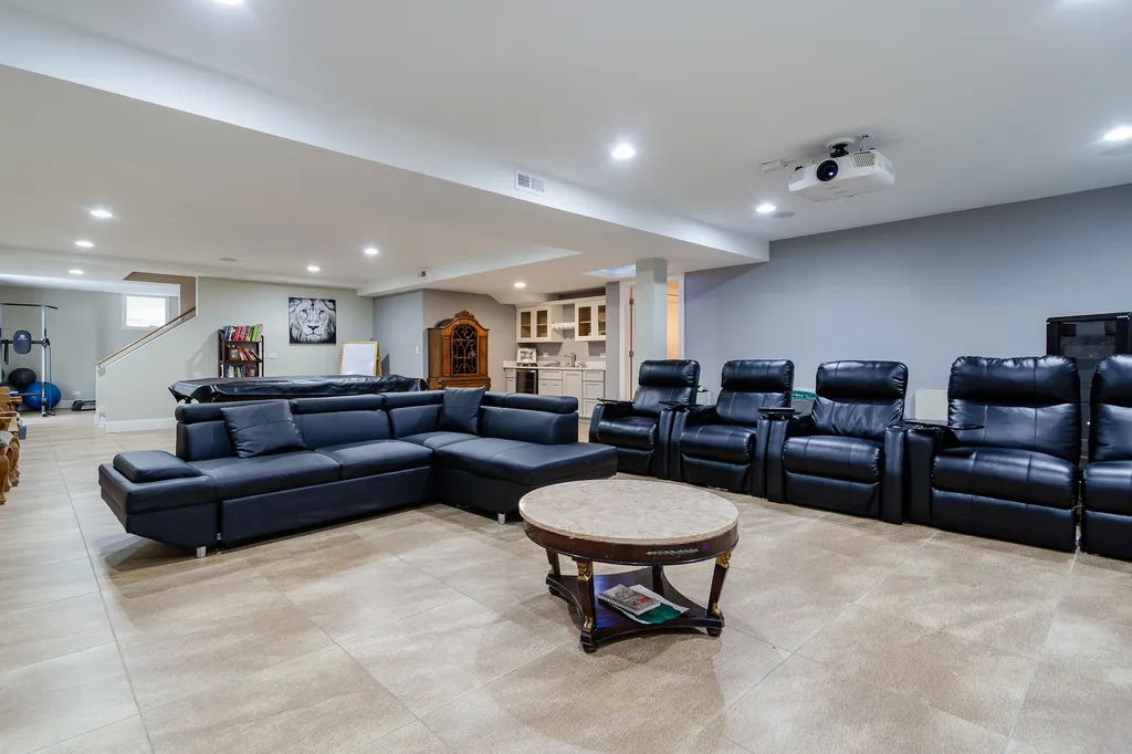 1725 North Troy Street Chicago IL 60647