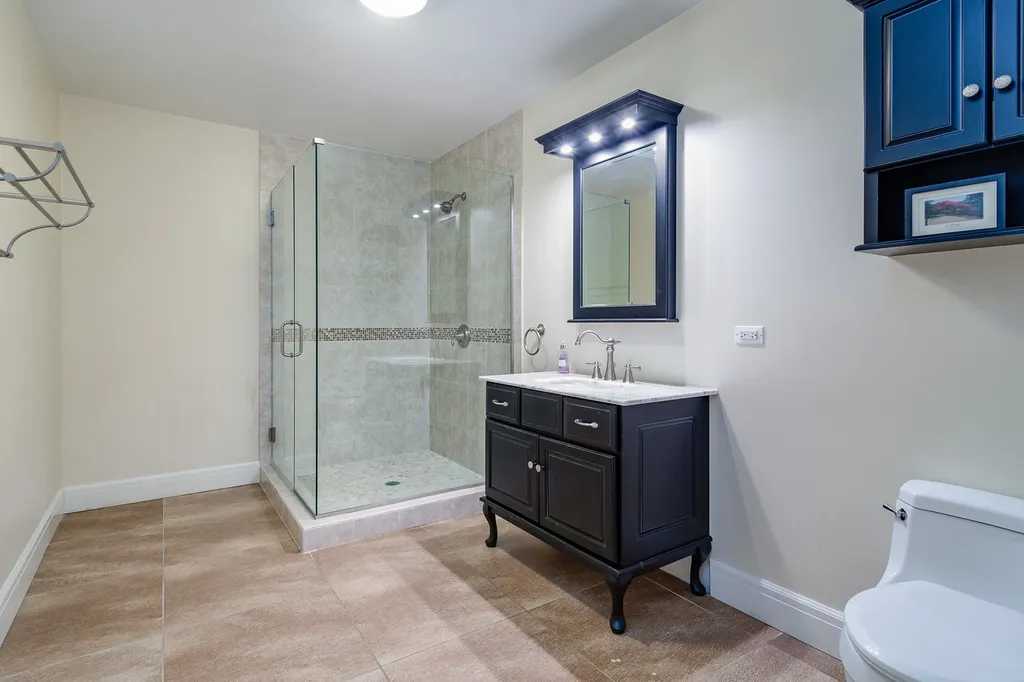 1725 North Troy Street Chicago IL 60647