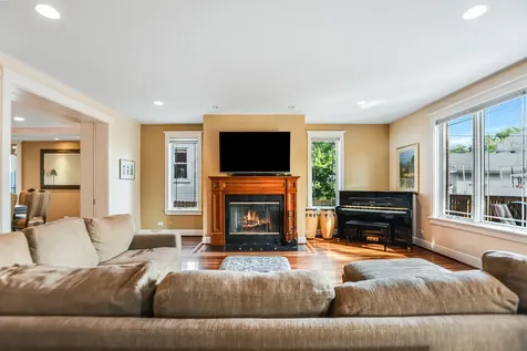 1725 North Troy Street Chicago IL 60647