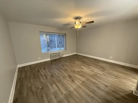 744 West Gordon Terrace Chicago IL 60613