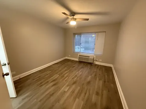 744 West Gordon Terrace Chicago IL 60613