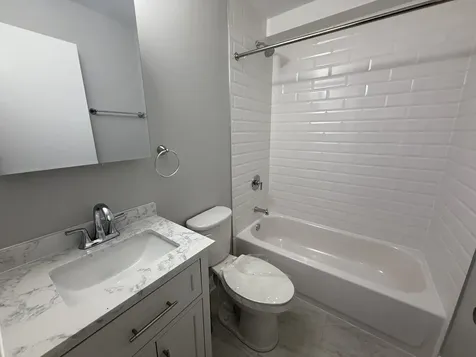 744 West Gordon Terrace Chicago IL 60613