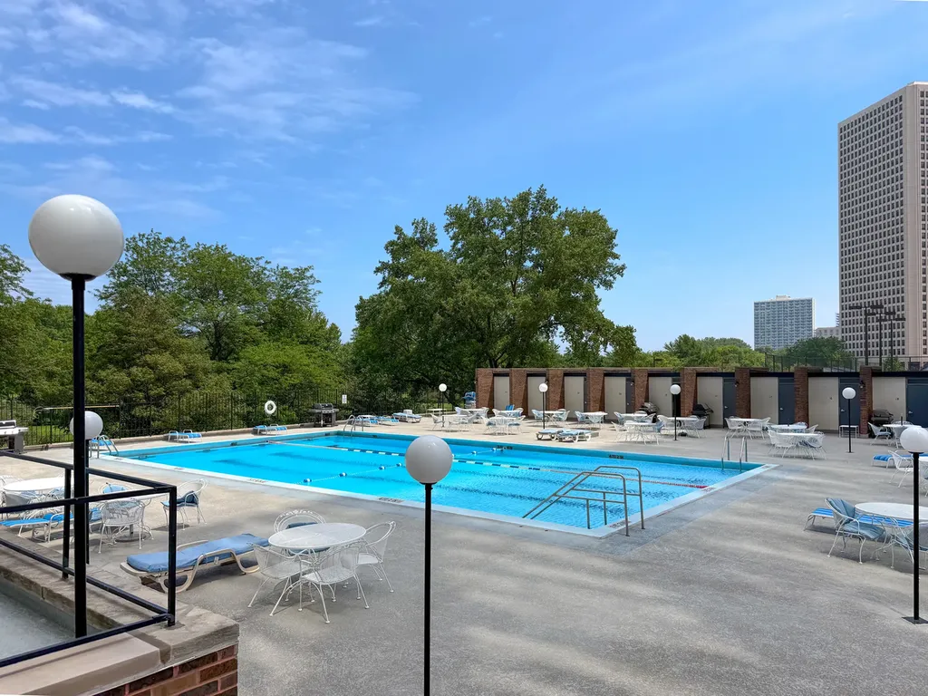 5455 North Sheridan Road Chicago IL 60640
