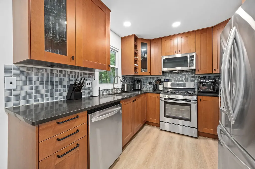 2434 Oakdale Court Aurora IL 60504