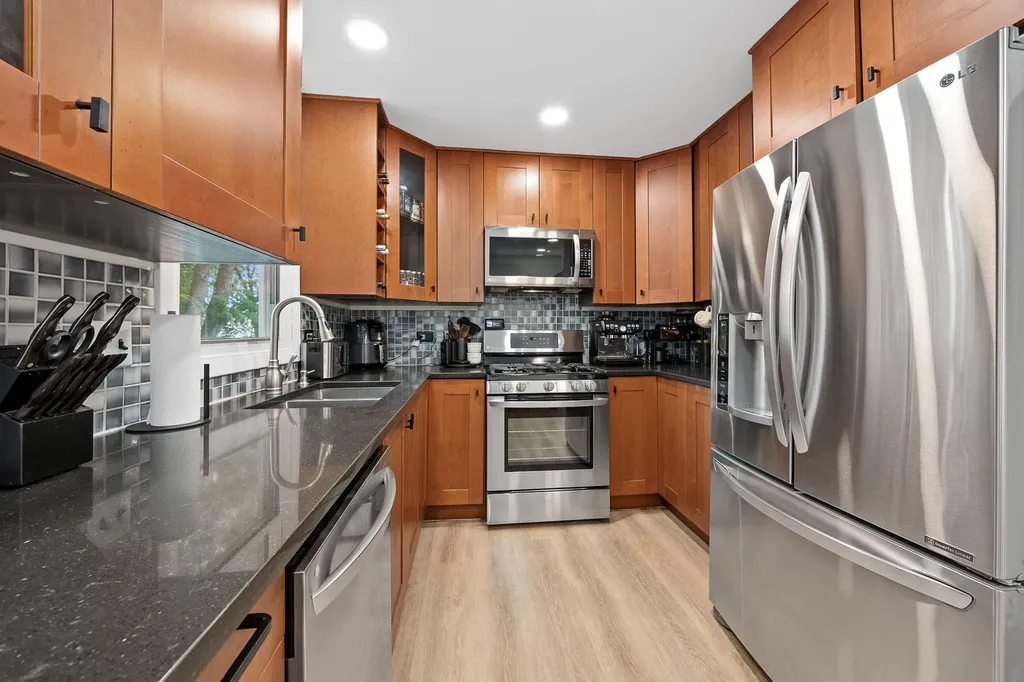 2434 Oakdale Court Aurora IL 60504