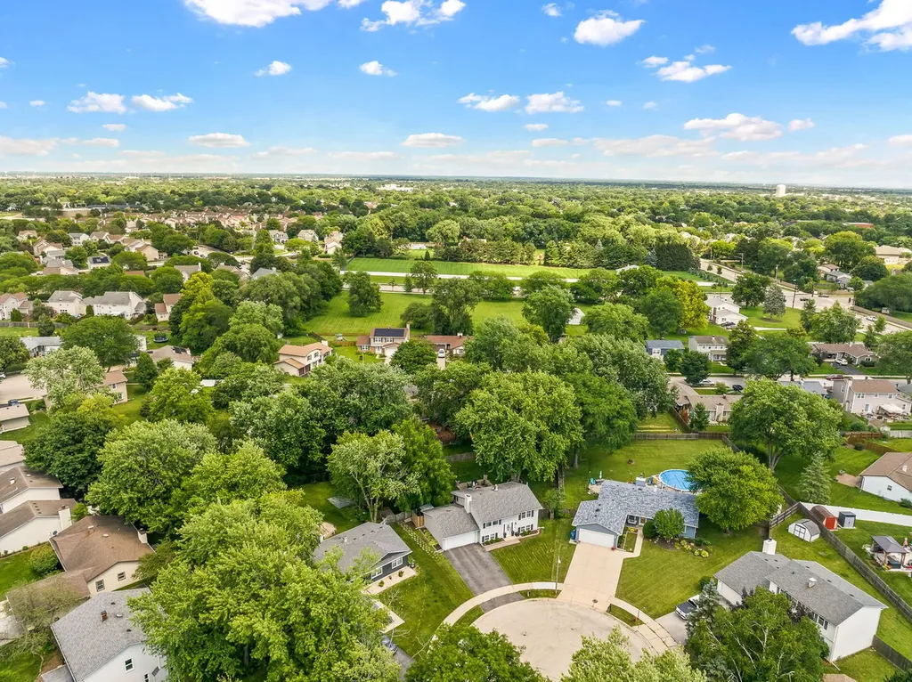 2434 Oakdale Court Aurora IL 60504