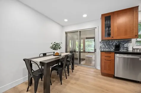2434 Oakdale Court Aurora IL 60504
