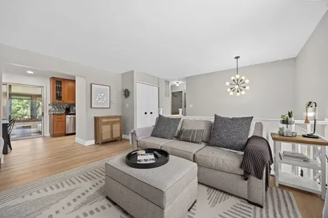 2434 Oakdale Court Aurora IL 60504