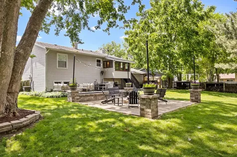 2434 Oakdale Court Aurora IL 60504
