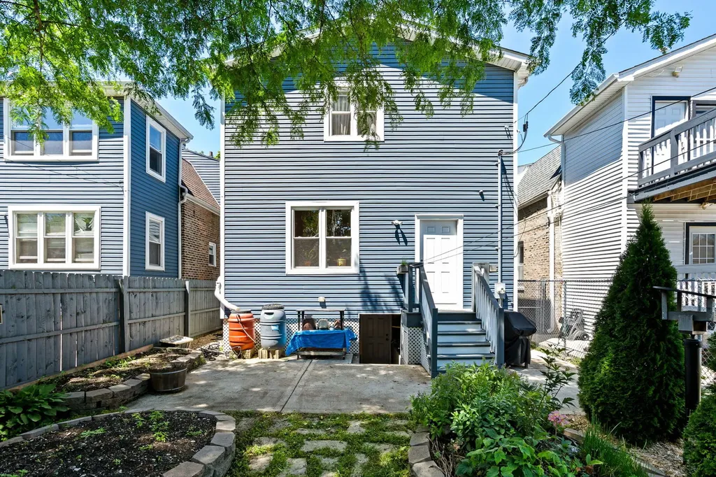 1109 North Karlov Avenue Chicago IL 60651