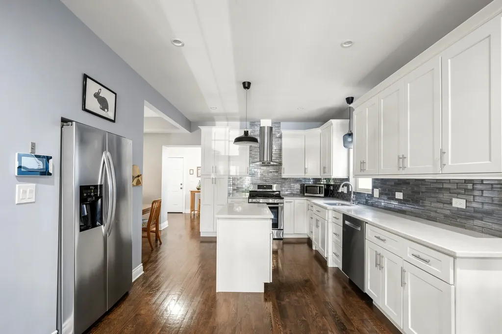 1109 North Karlov Avenue Chicago IL 60651