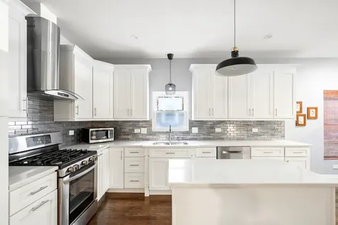 1109 North Karlov Avenue Chicago IL 60651