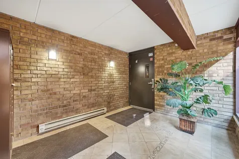 6233 North Niagara Avenue Chicago IL 60631