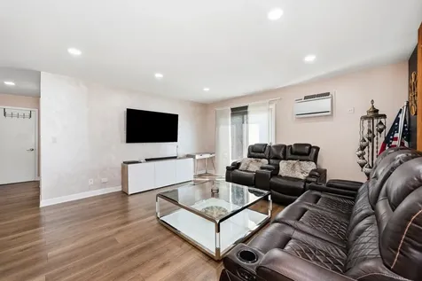 6233 North Niagara Avenue Chicago IL 60631