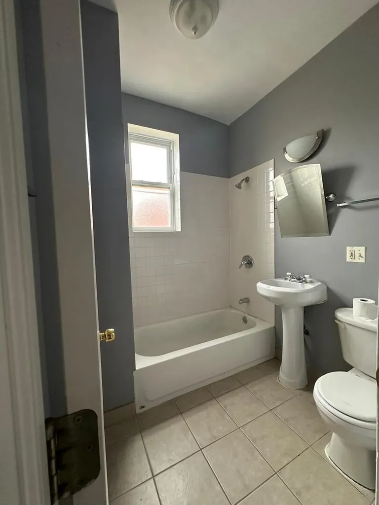 4354 West Washington Boulevard Chicago IL 60624