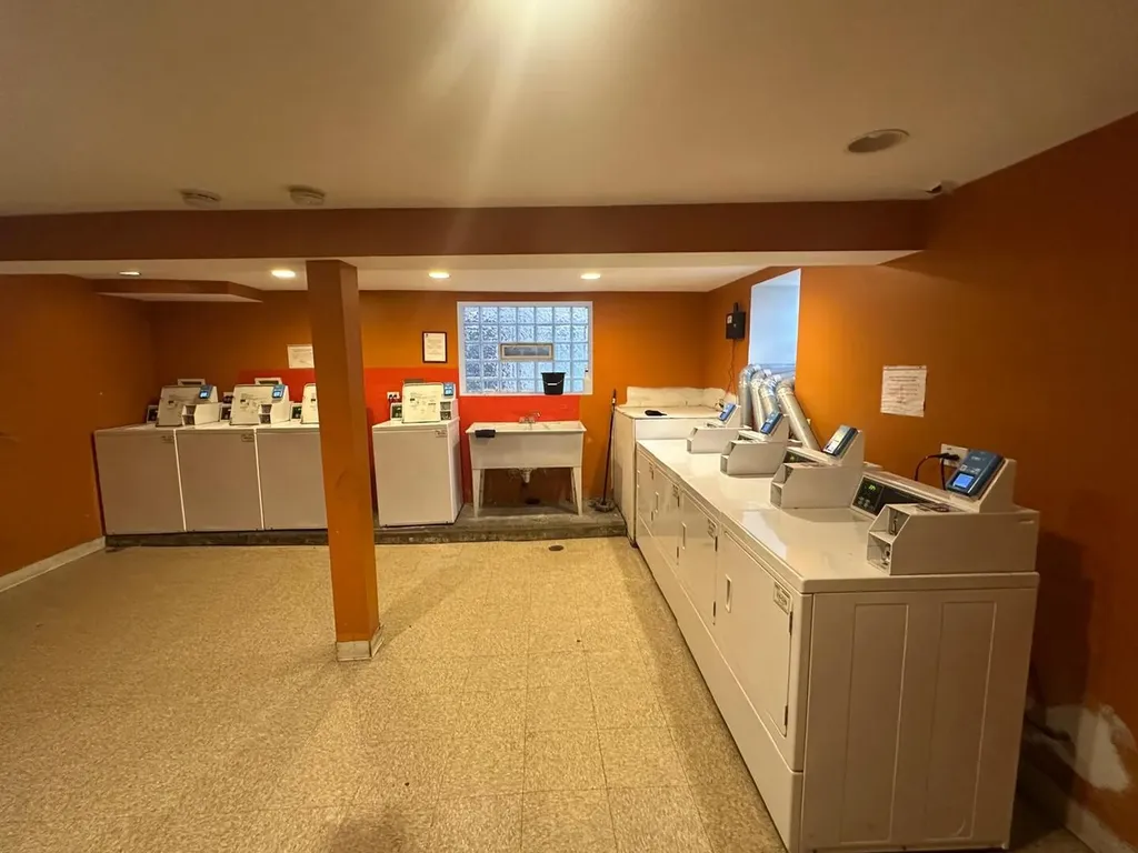 4354 West Washington Boulevard Chicago IL 60624