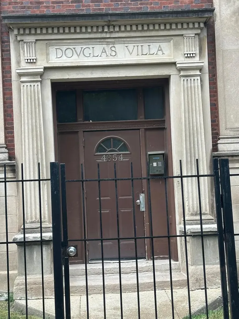 4354 West Washington Boulevard Chicago IL 60624