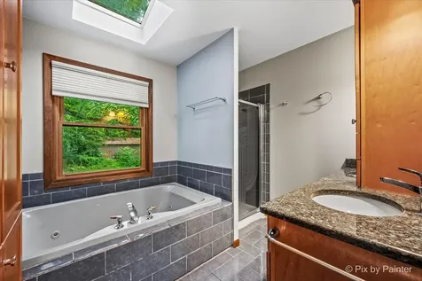 14 Lake Shore Drive Oakwood Hills IL 60013