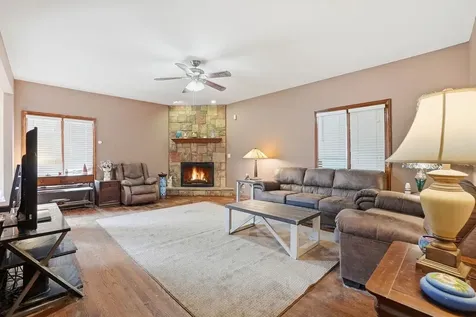 5733 West 97th Street Oak Lawn IL 60453